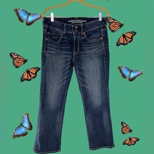 American Eagle Women’s Super Stretch Artist Crop jeans size 6 regular.